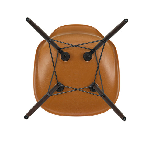 Cadeira Eames em Fibra de Vidro DSW / Ácer Escuro
